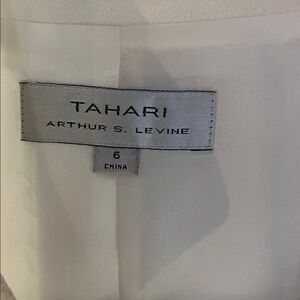 Tahari Women's Blazer - Cream